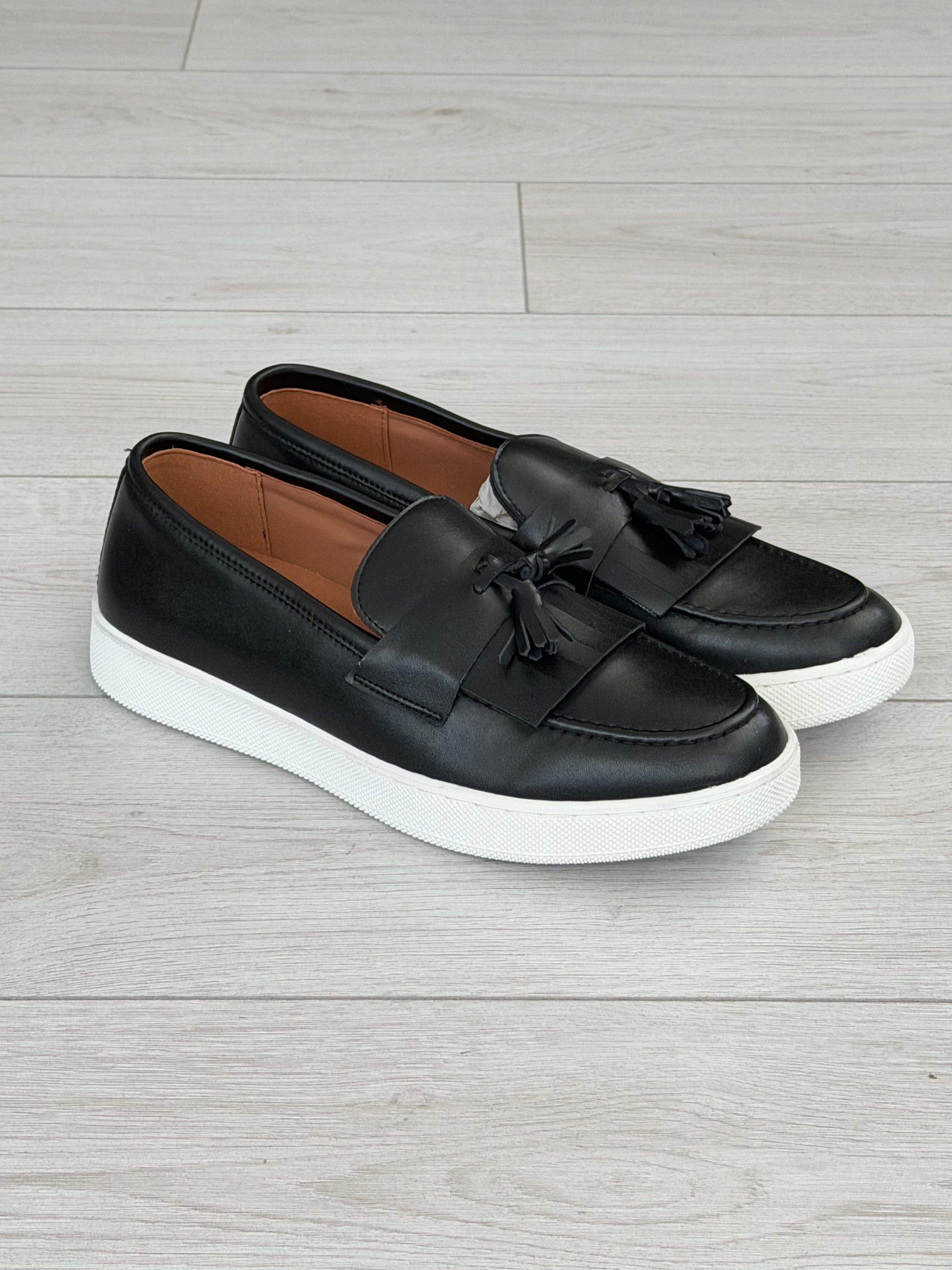 TASSEL LEATHER MOCCASINS