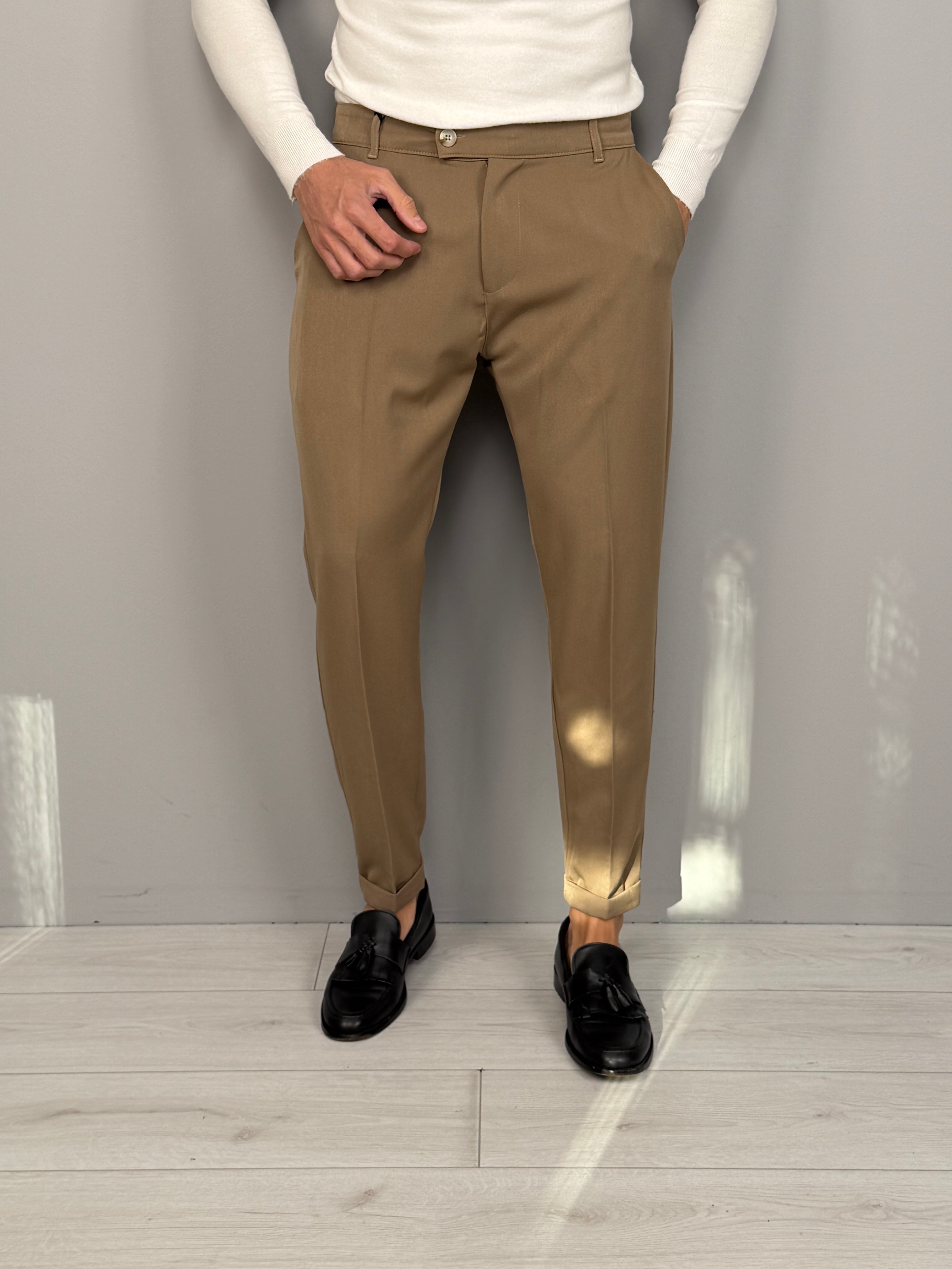 MOD CAPRI HOSE MIT UMGEKREMPELTER BÜNDEL WINTER