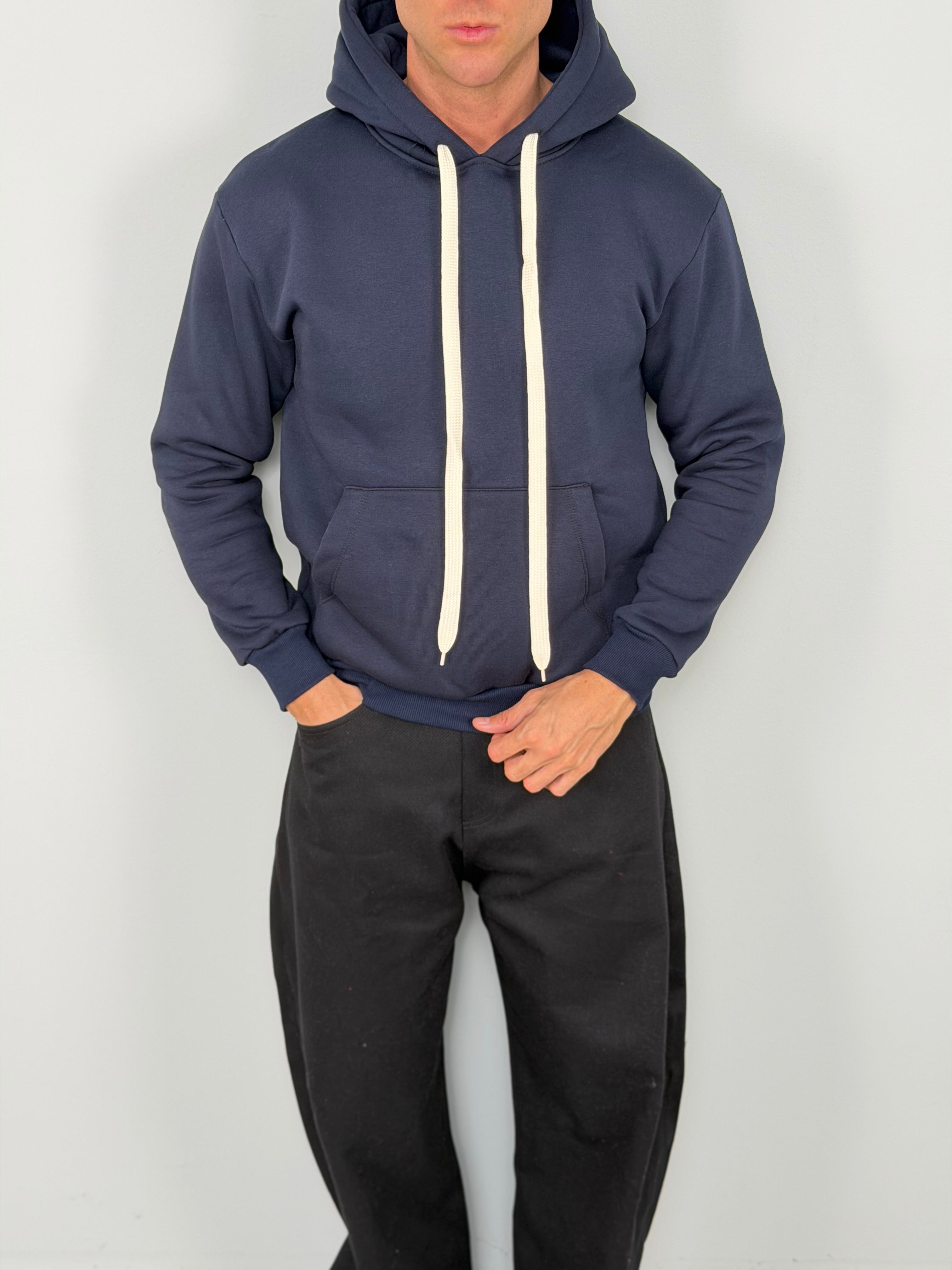Sudadera básica con capucha de felpa
