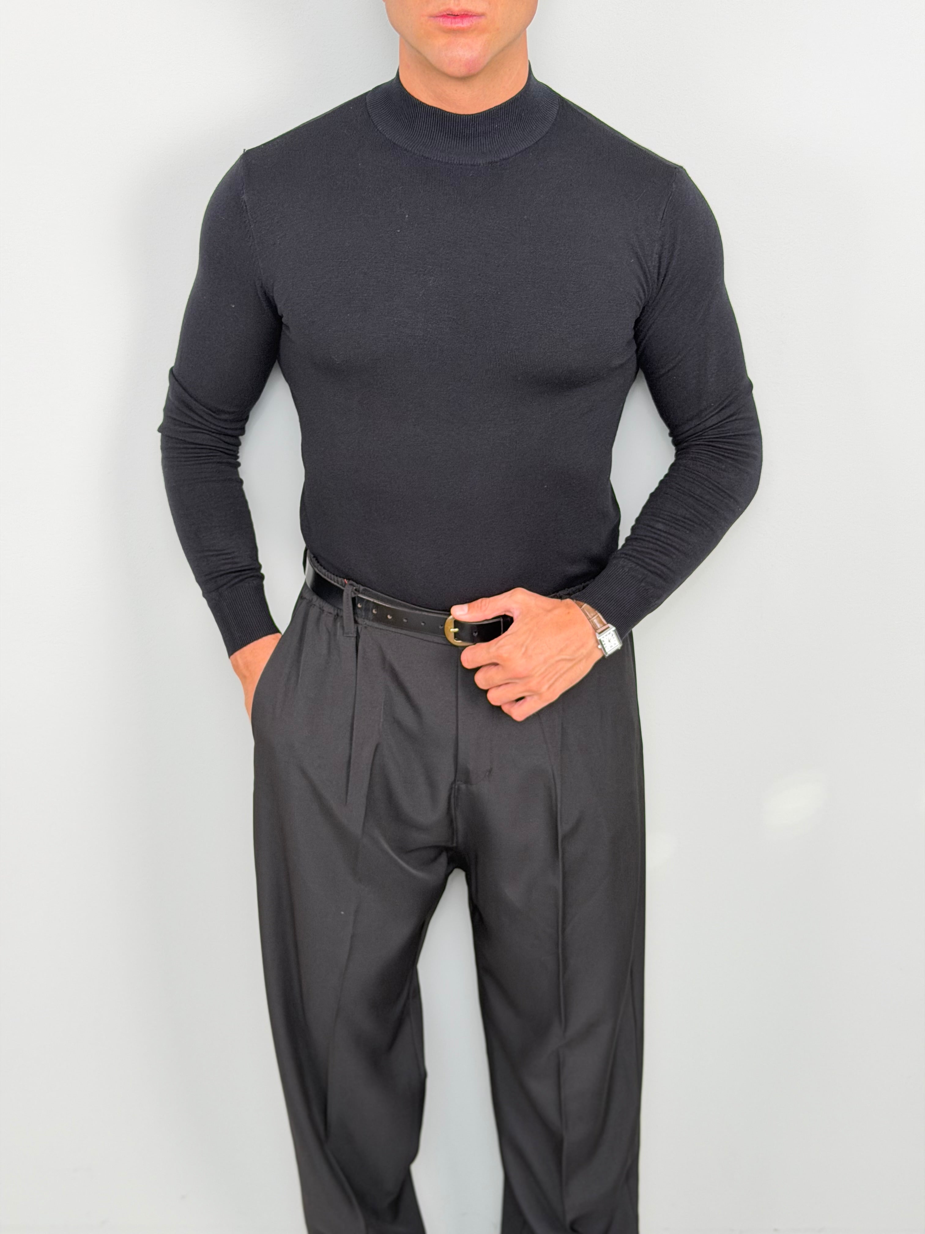 TURTLE NECK SWEATER