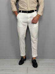 Pantalón de lino modelo Capri con vuelta