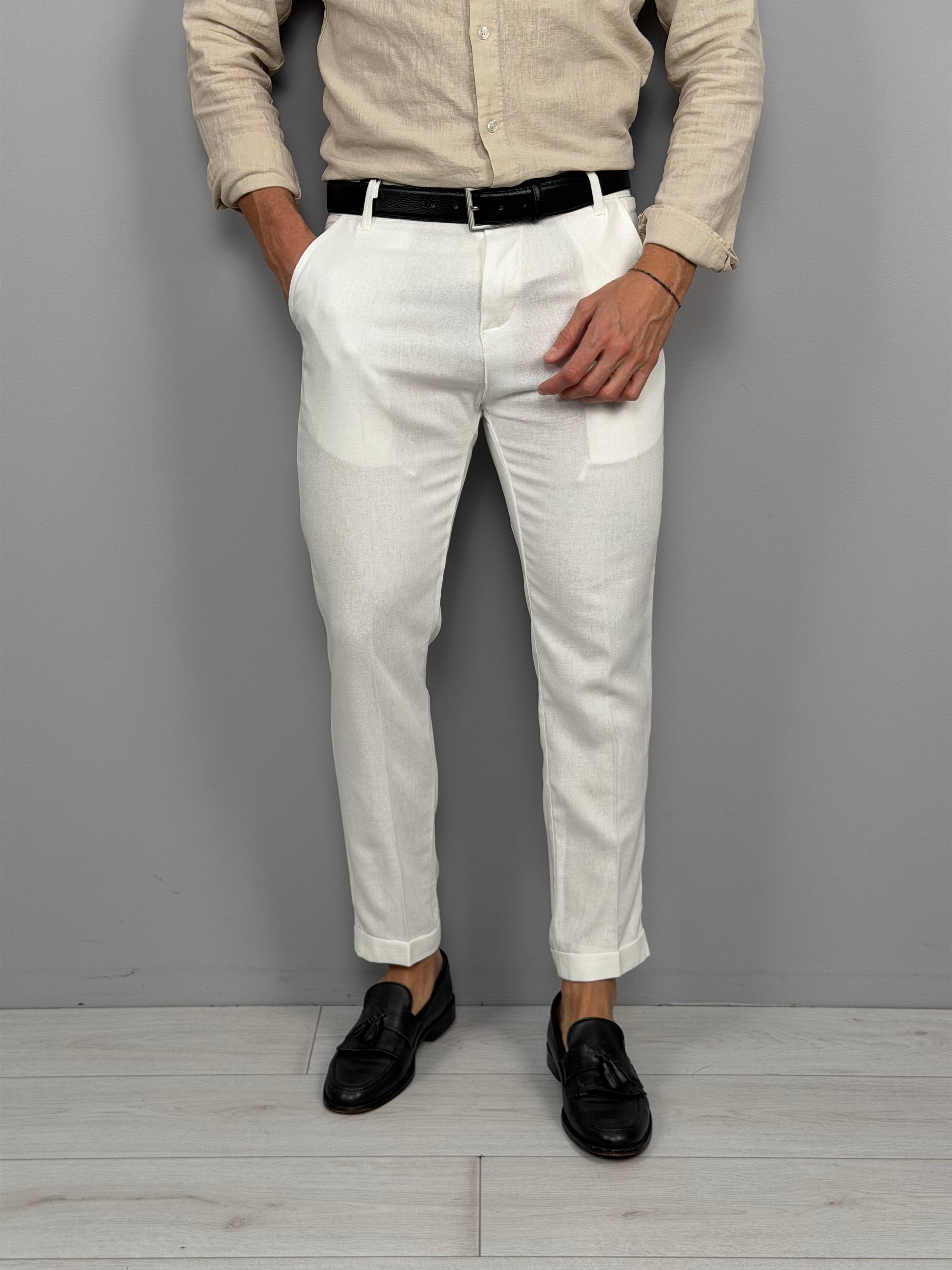 Pantalón de lino modelo Capri con vuelta