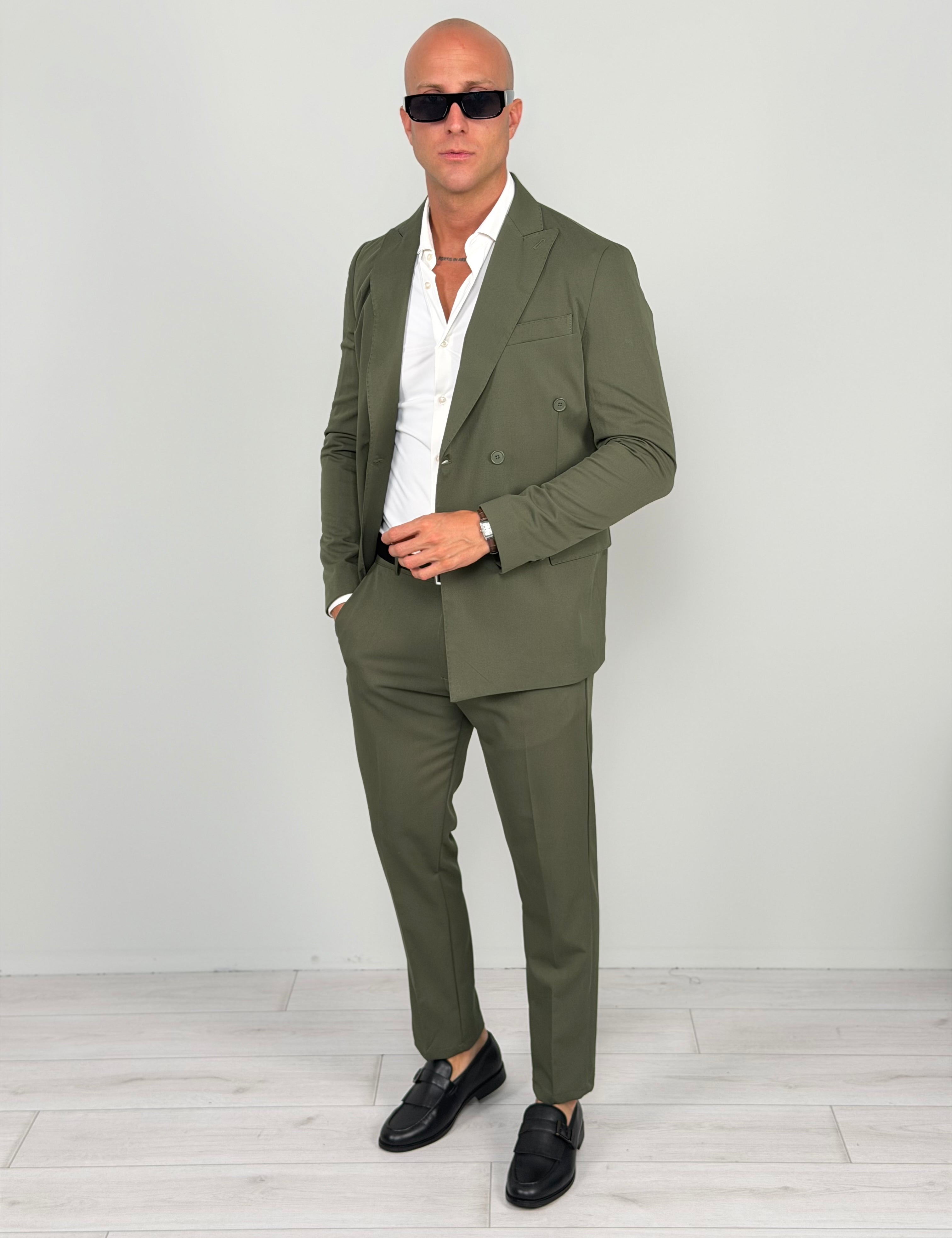 ZWEIREIHIGES KLEID KLASSISCH