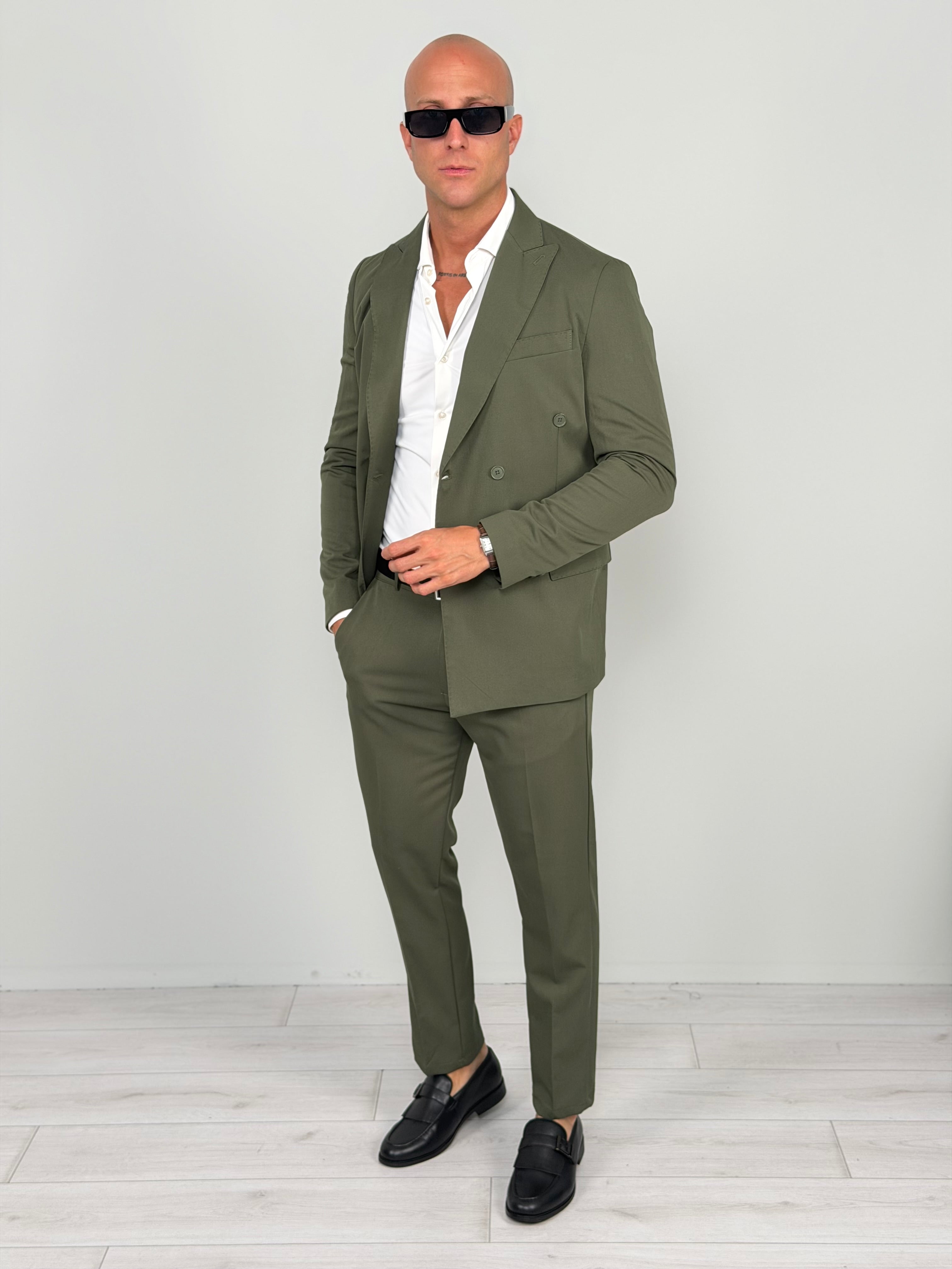 ZWEIREIHIGES KLEID KLASSISCH