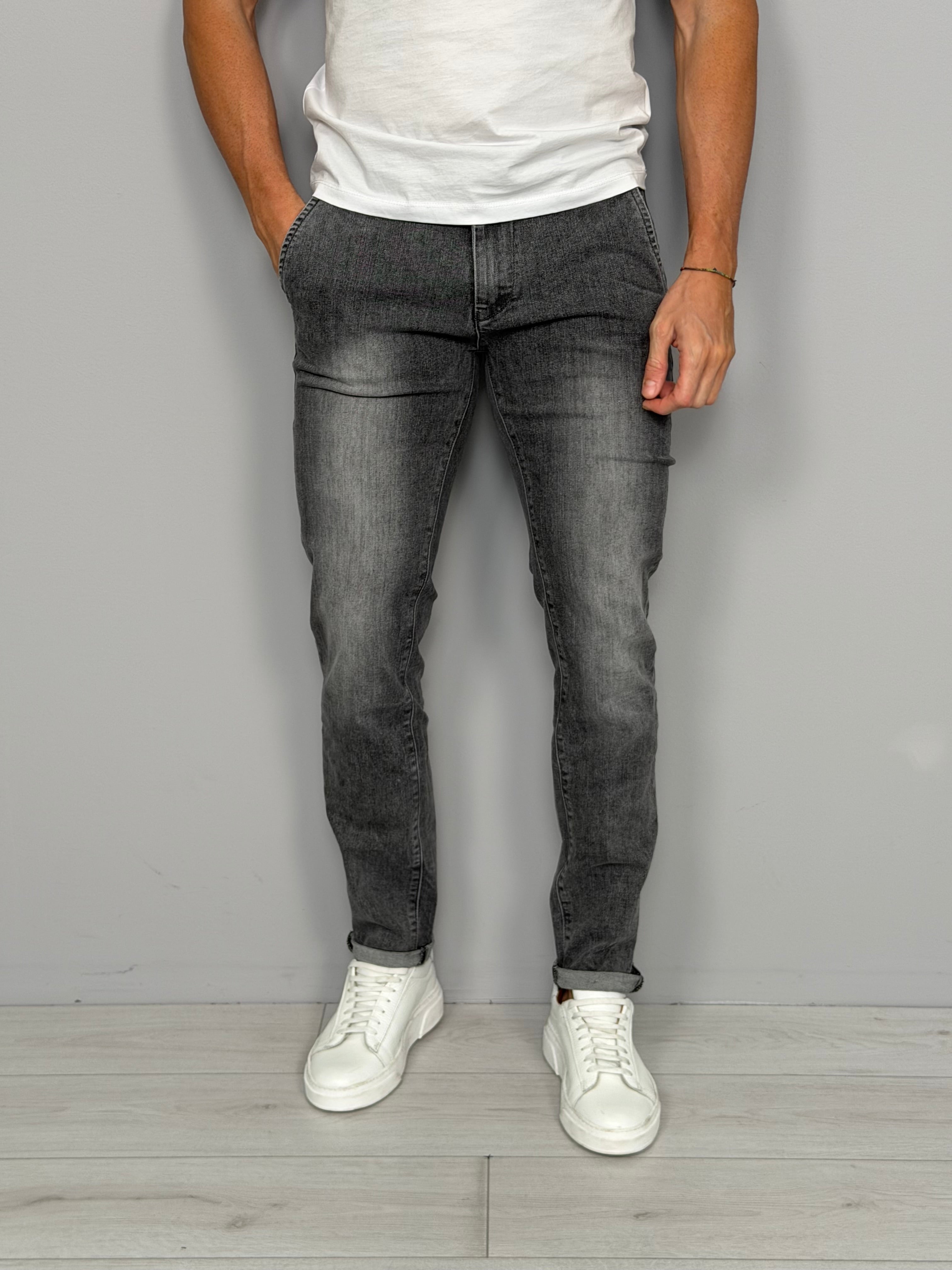 JEANS DARK DISTRICT