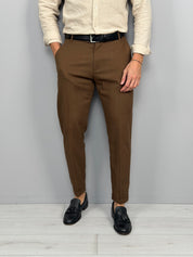 Pantalón de lino modelo Capri con vuelta