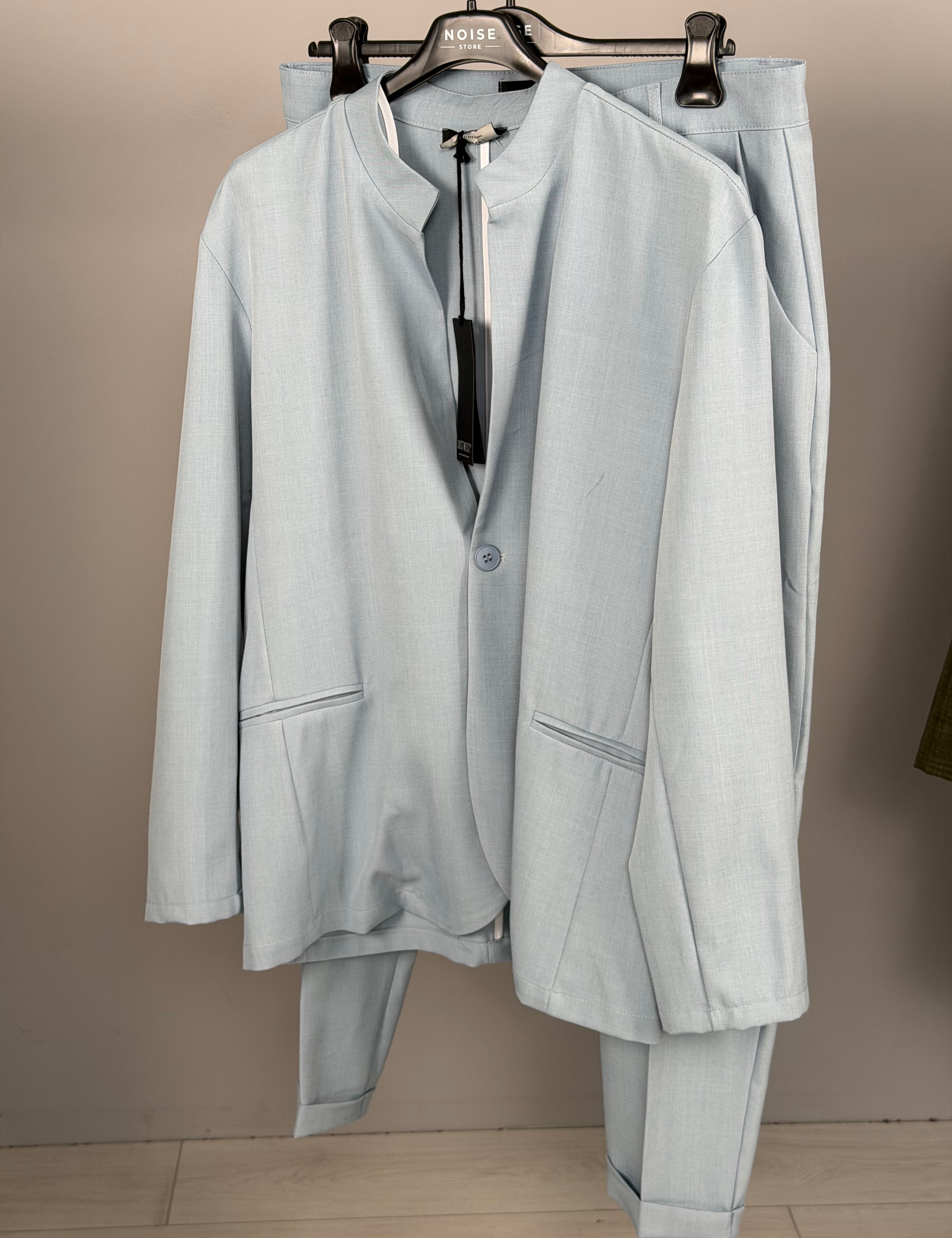 ABITO COREANO FIAMMATO