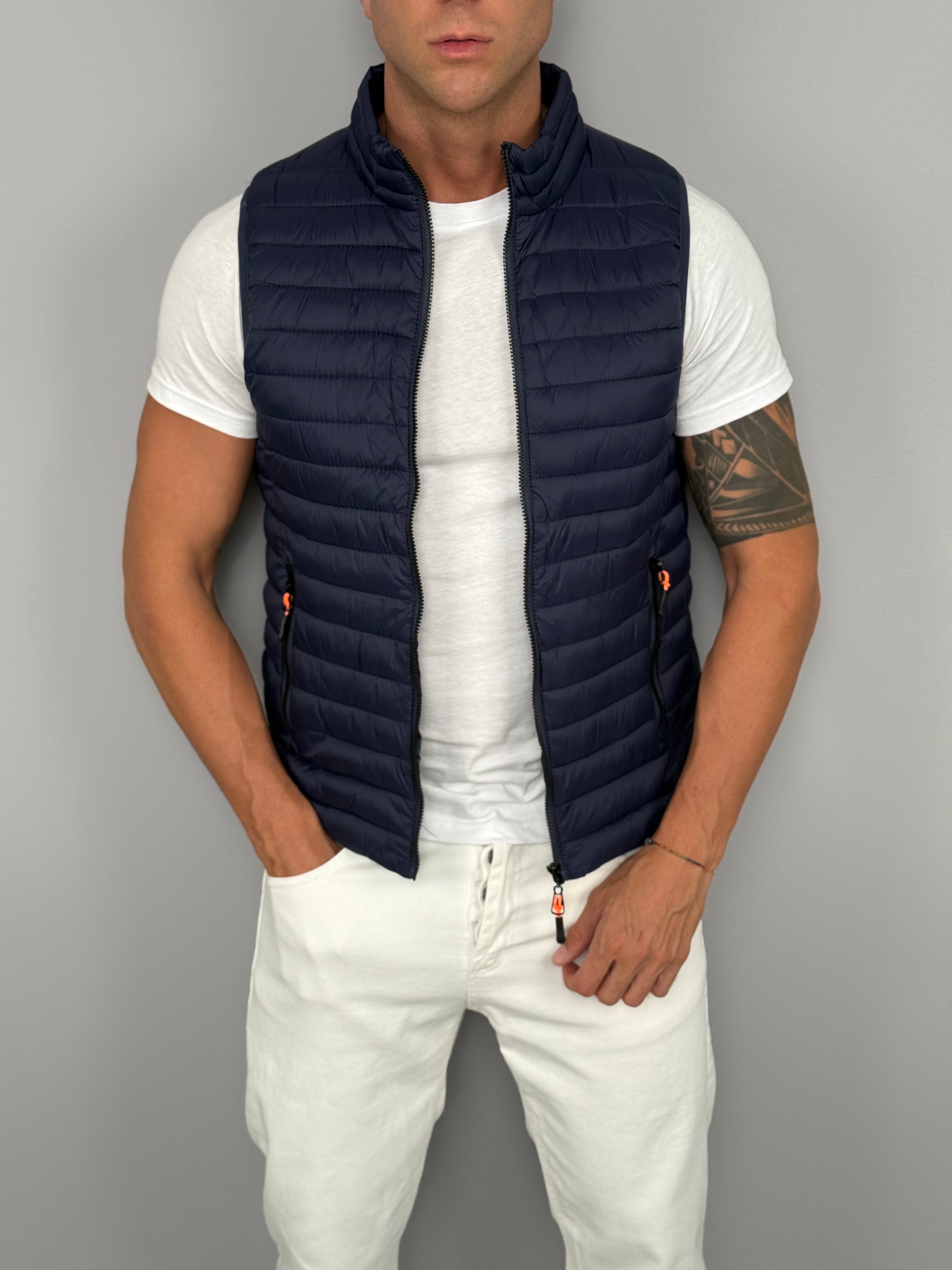 BASIC SLEEVELESS