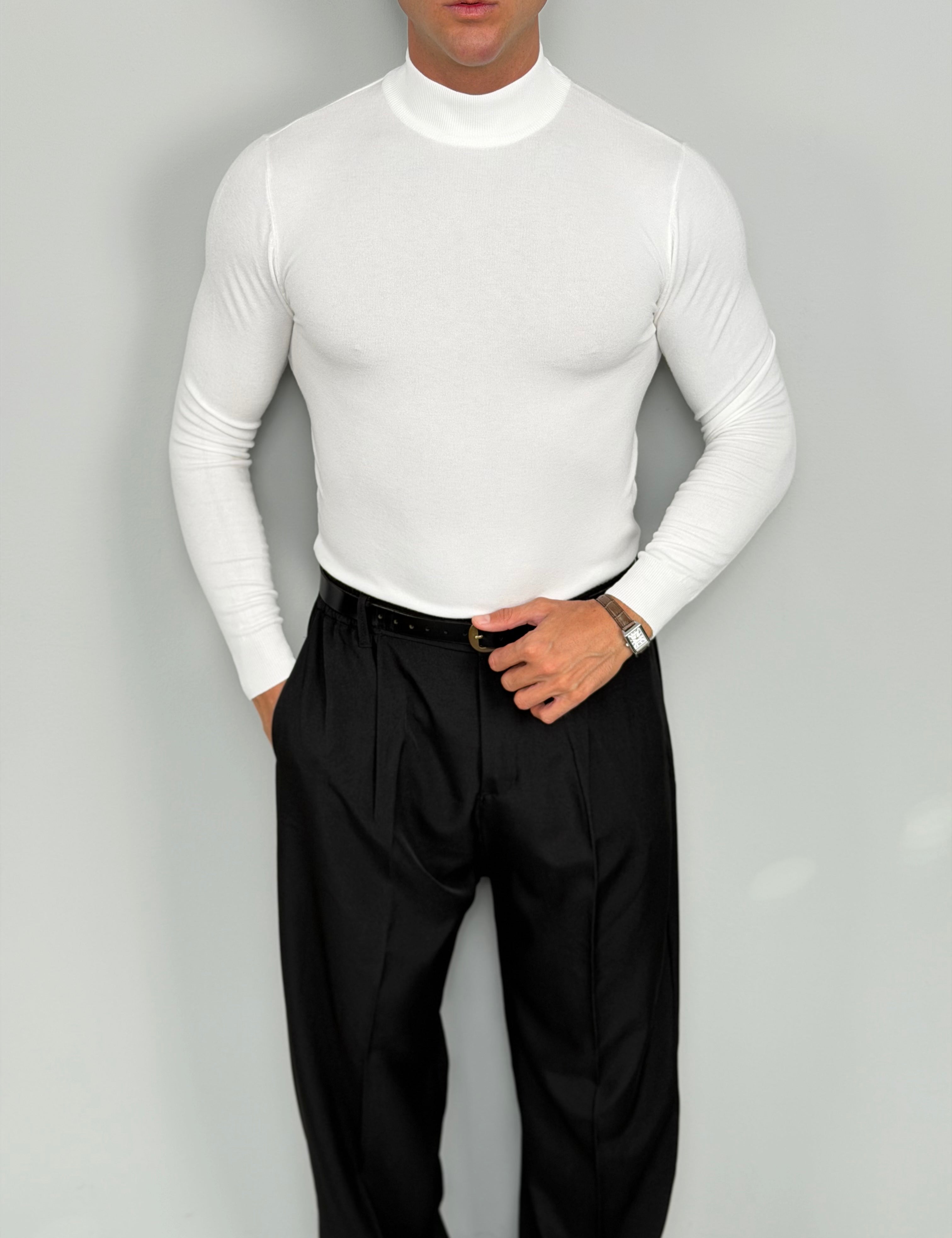 TURTLE NECK SWEATER