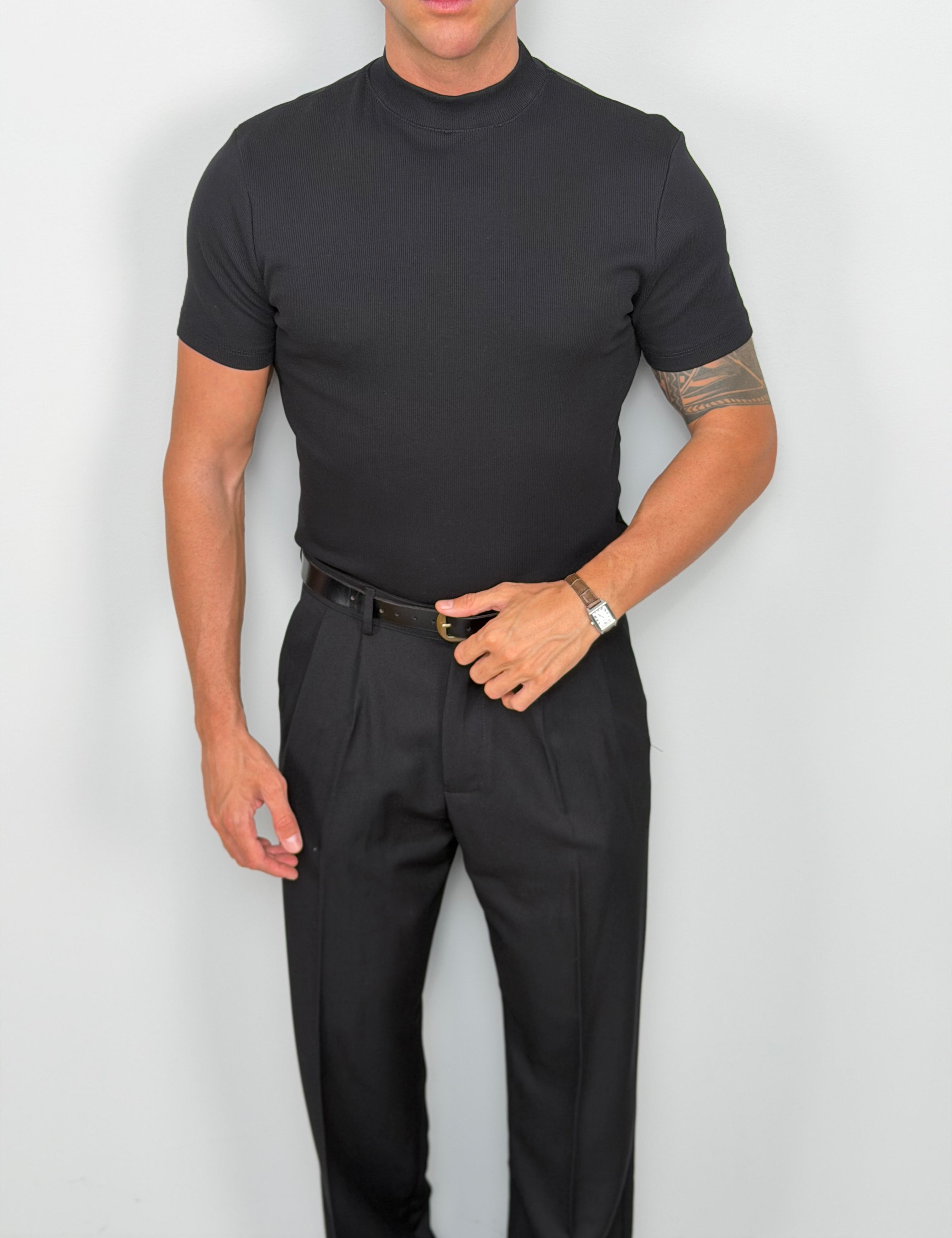 BAUMWOLL-T-SHIRT MIT HALBHOHEM KRAGEN