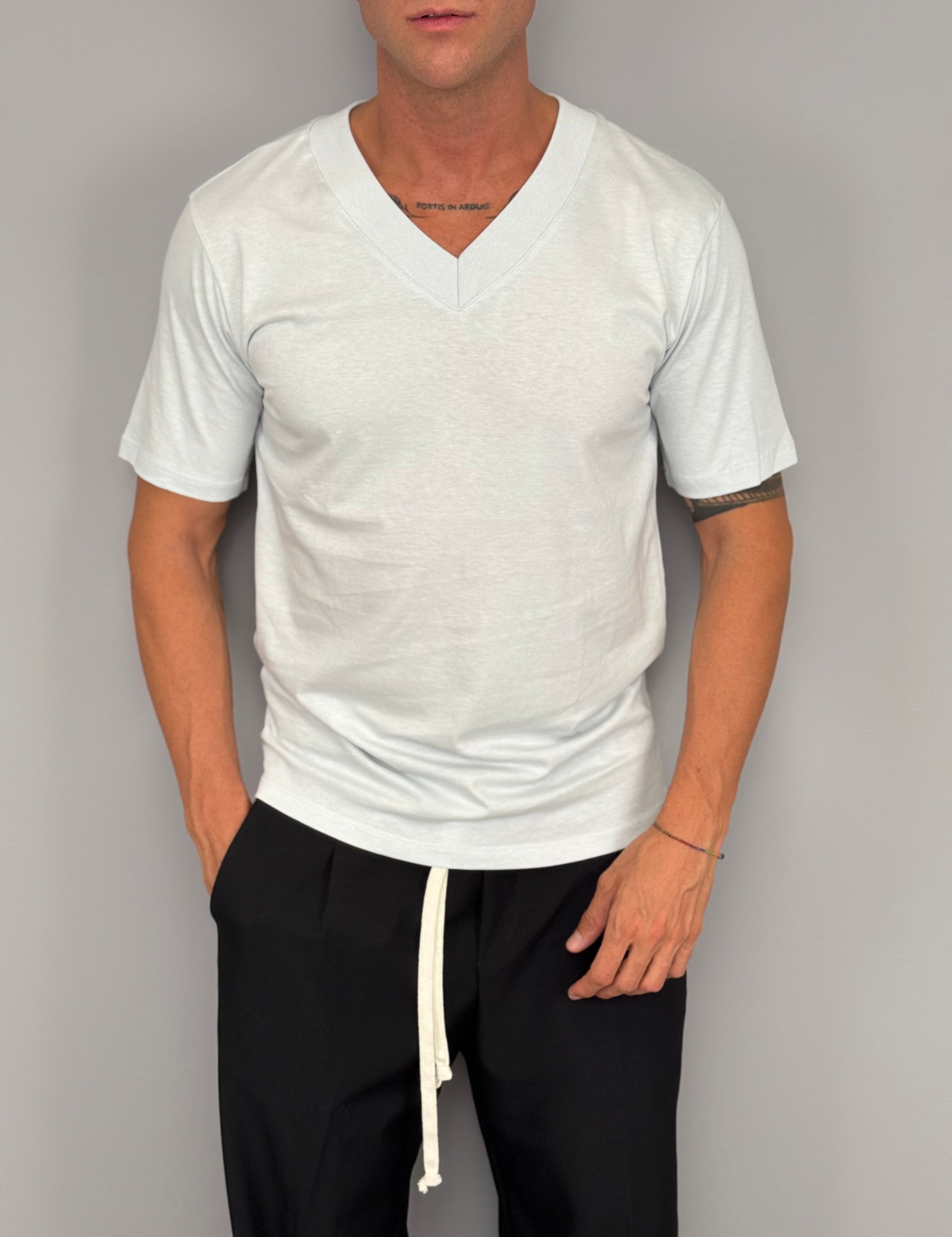 T-SHIRT SCOLLO V