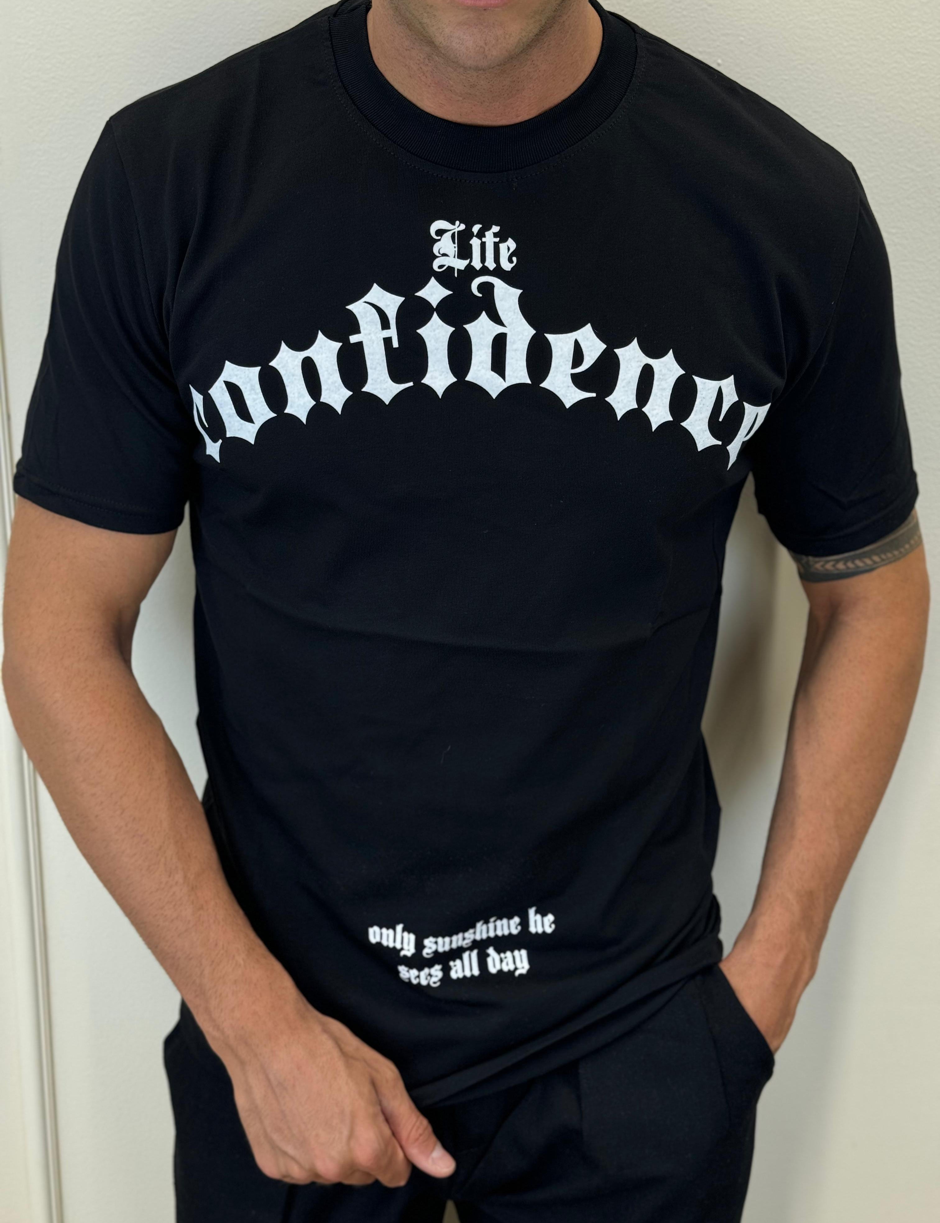 T-SHIRT CONFIDENCE