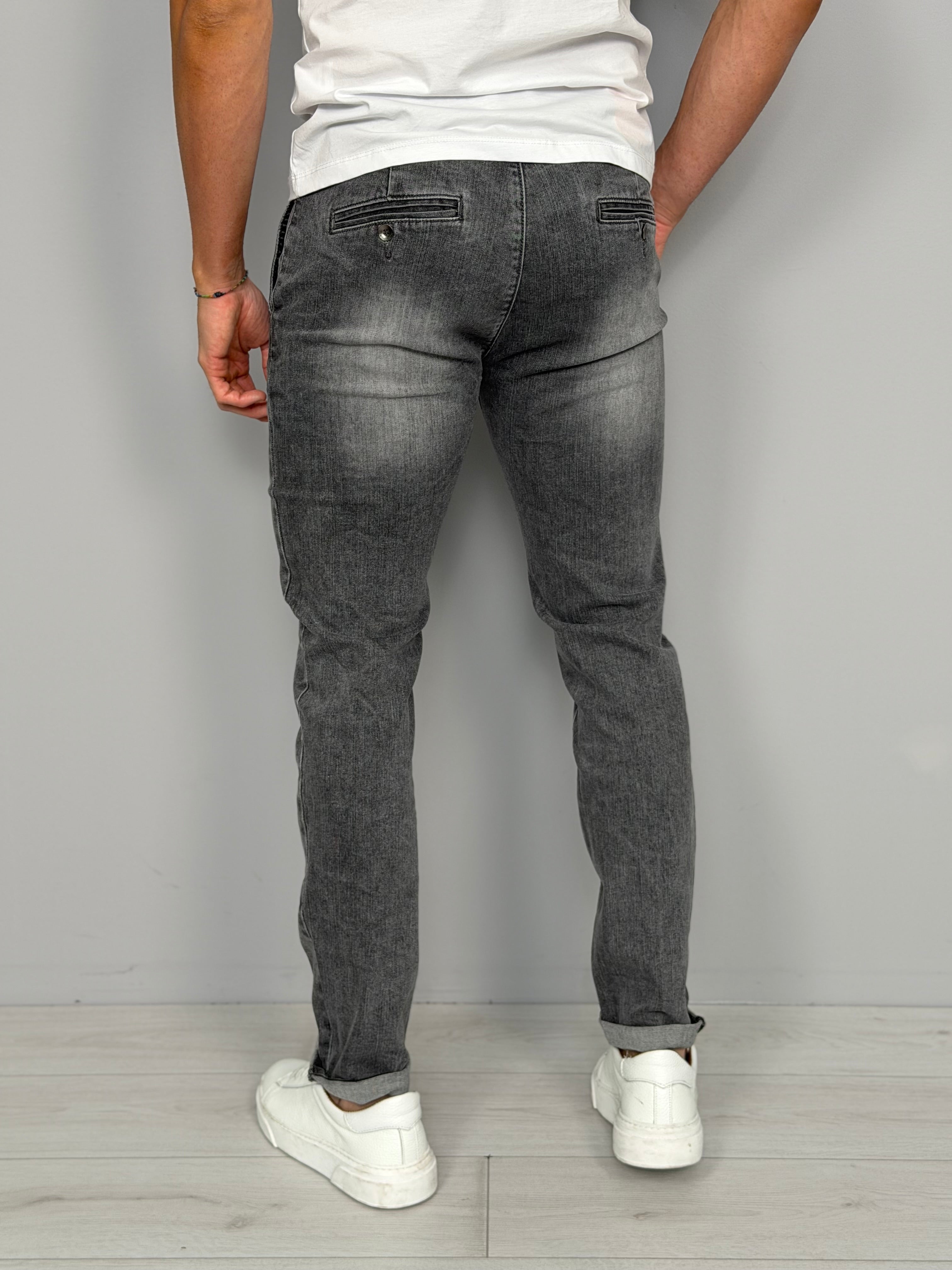 JEANS DARK DISTRICT