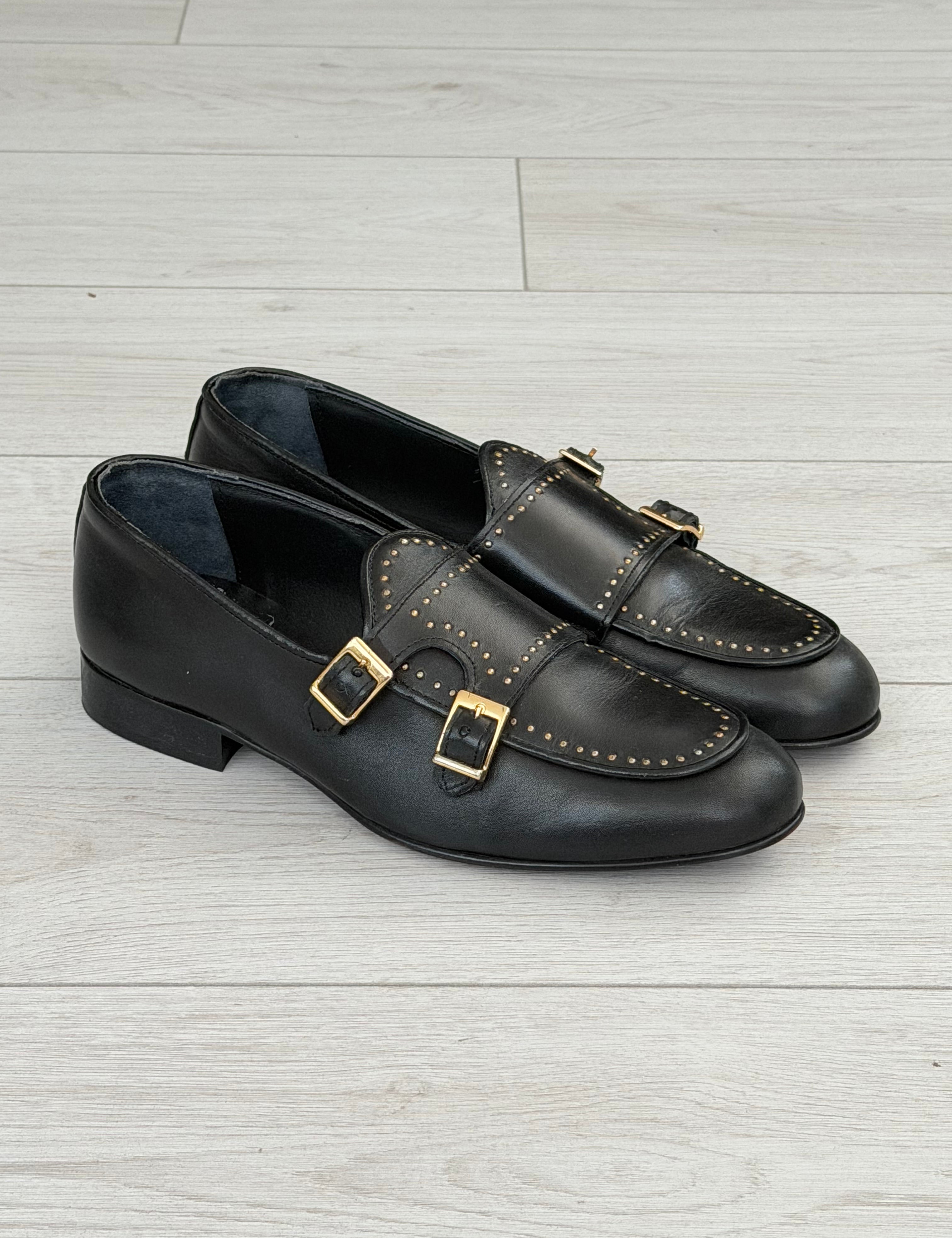 STUDDED LEATHER LOAFER