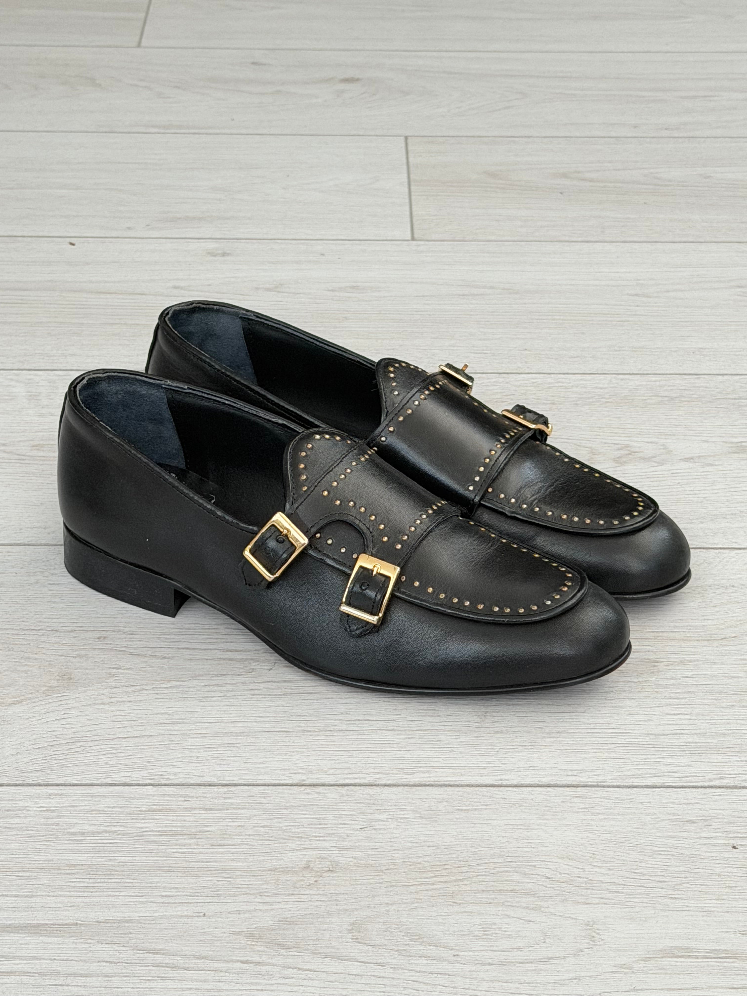 STUDDED LEATHER LOAFER