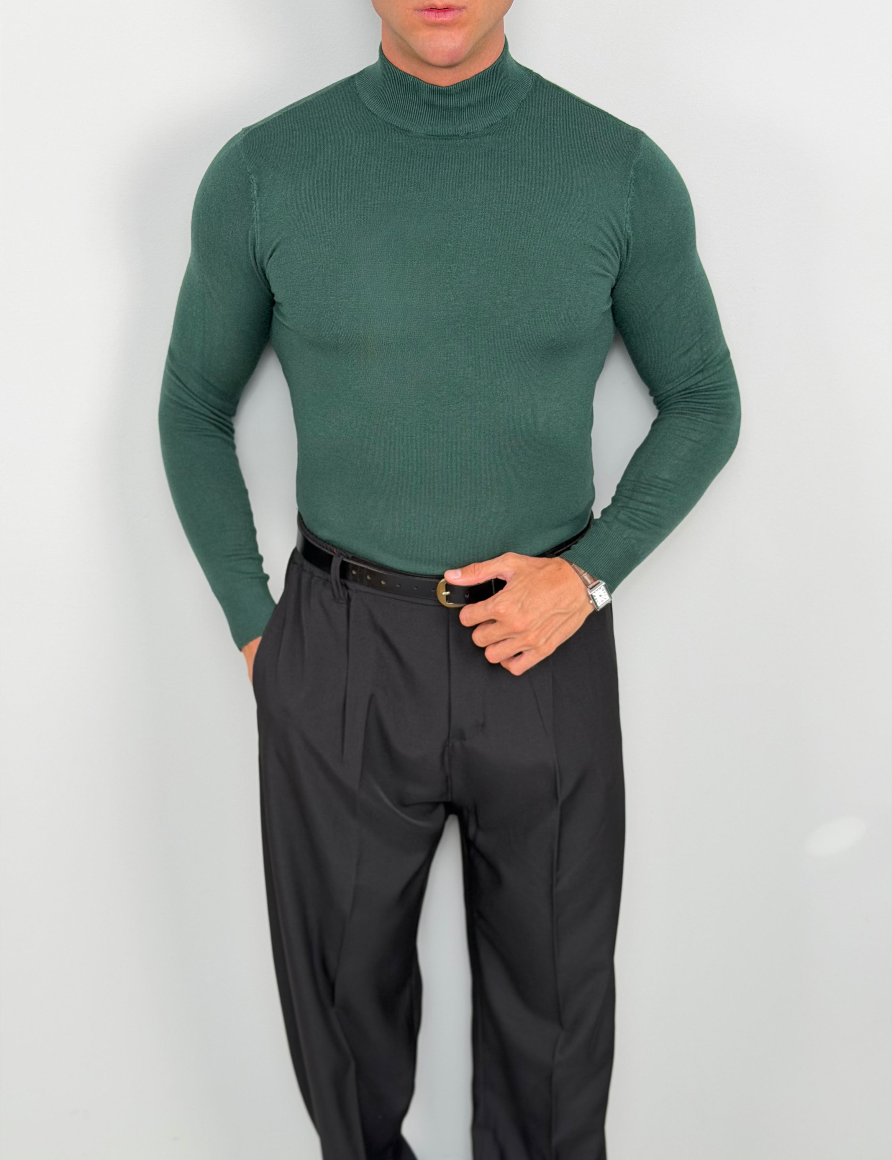 TURTLE NECK SWEATER