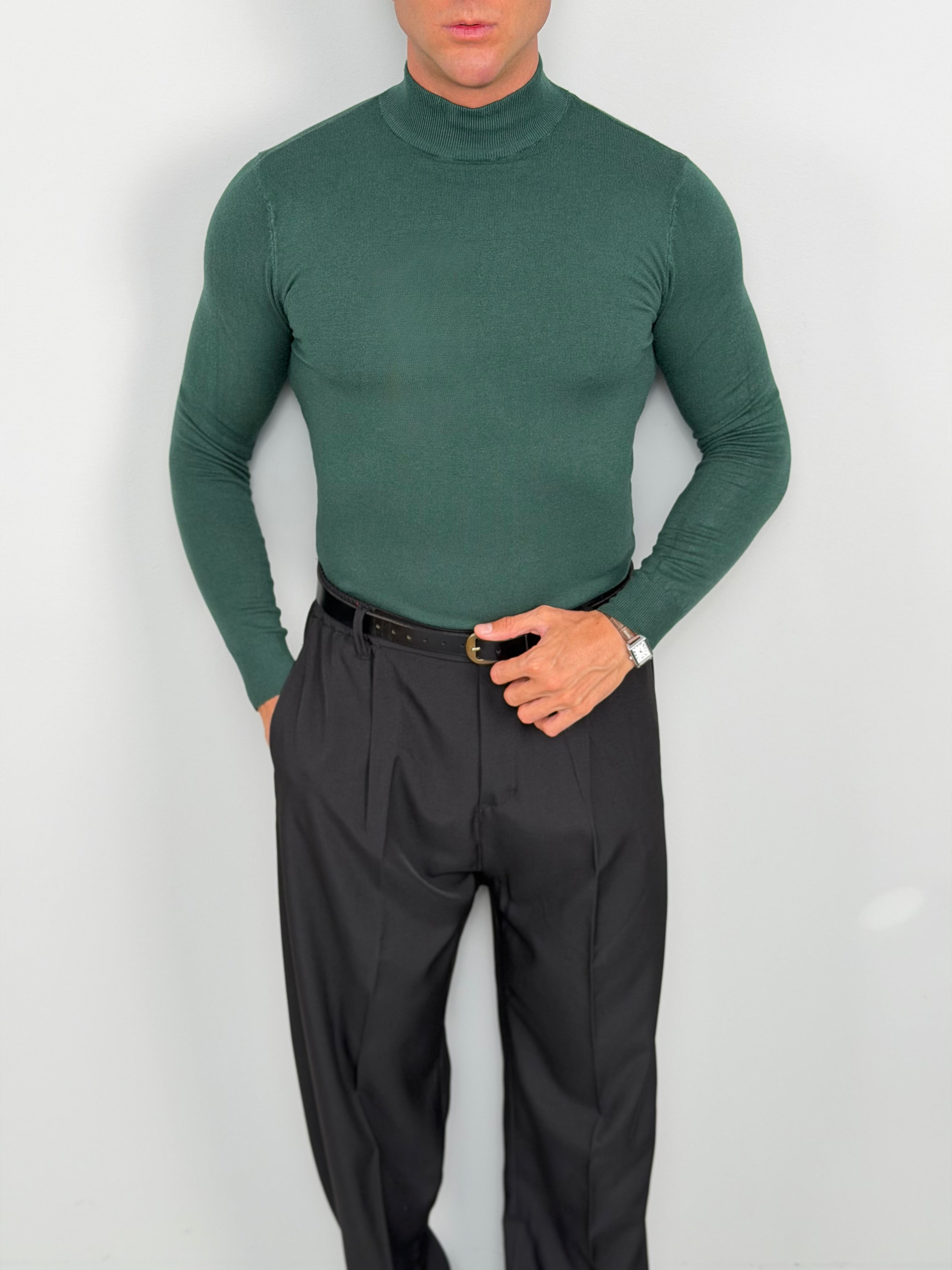 TURTLE NECK SWEATER