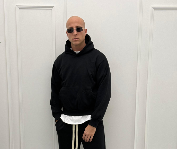 SUDADERA PEINADA DE CORTE CUADRADO