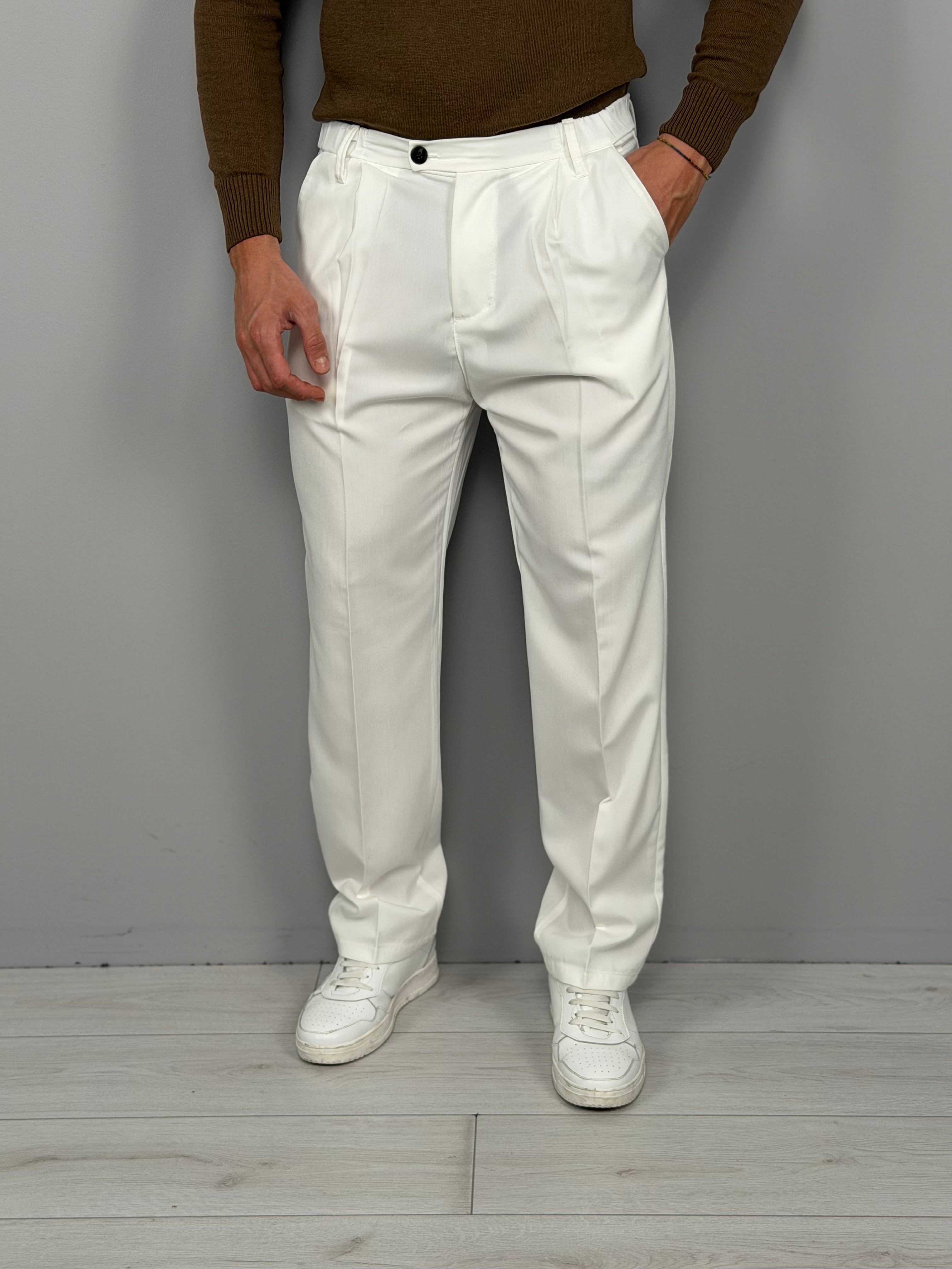 PANTALÓN ANCHO - BOLSILLO TRASERO