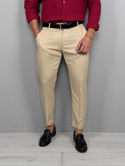Pantalón de lino modelo Capri con vuelta