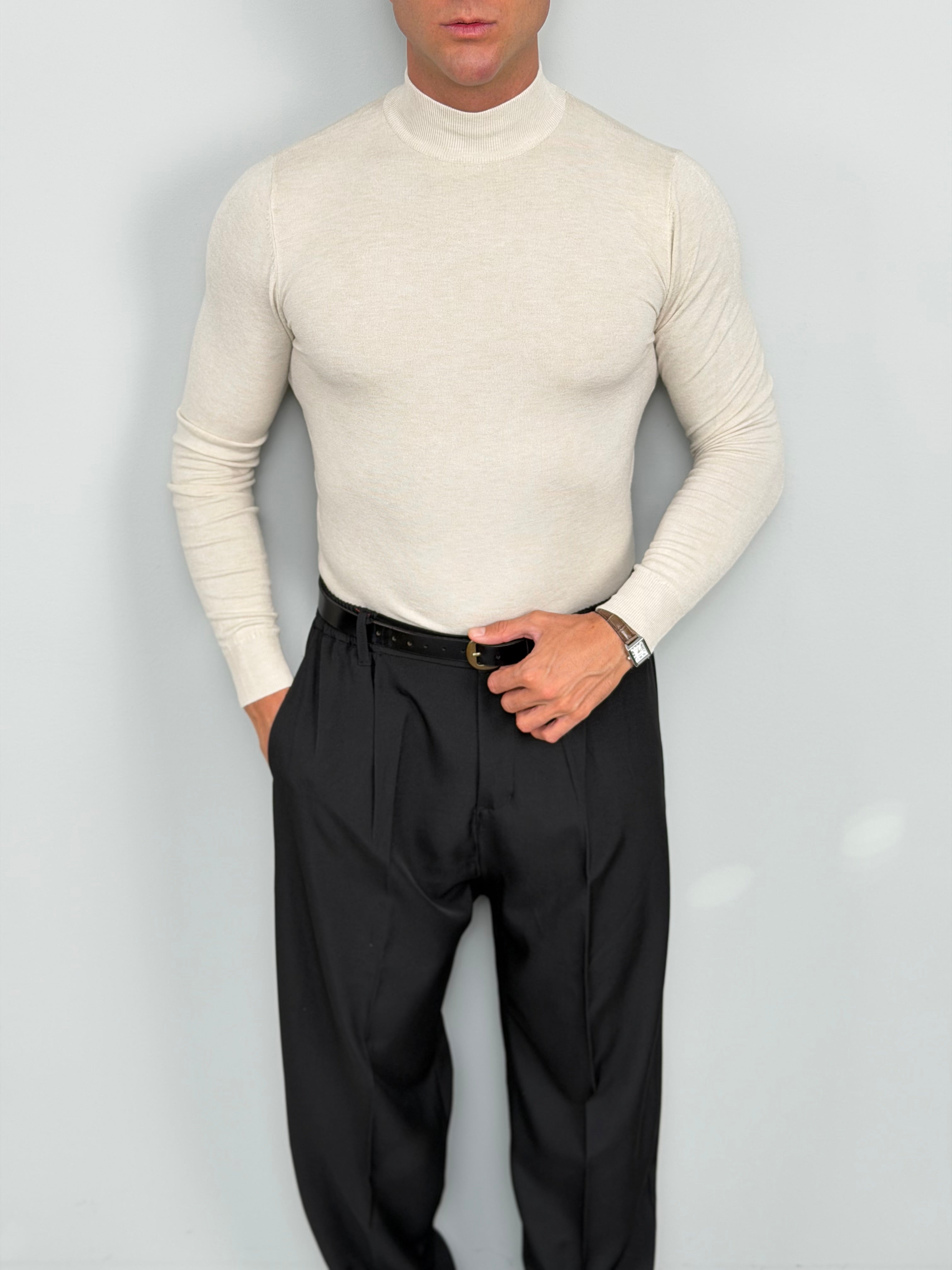 TURTLE NECK SWEATER