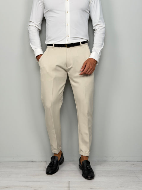 PANTALONI MOD CAPRI CU MANȘETĂ RĂSUCITĂ