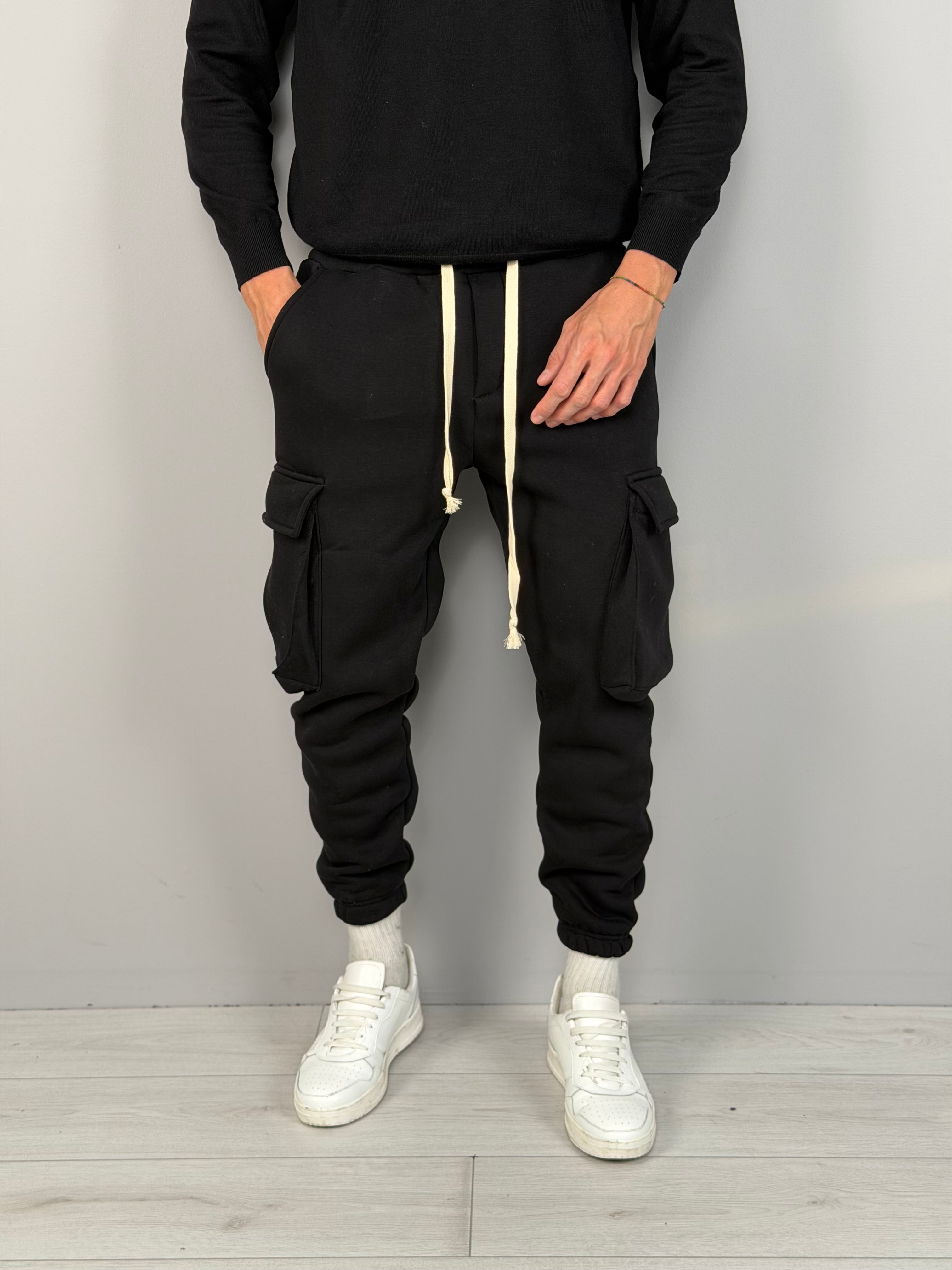 PANTALÓN DE CHÁNDAL CON BOLSILLO GRANDE