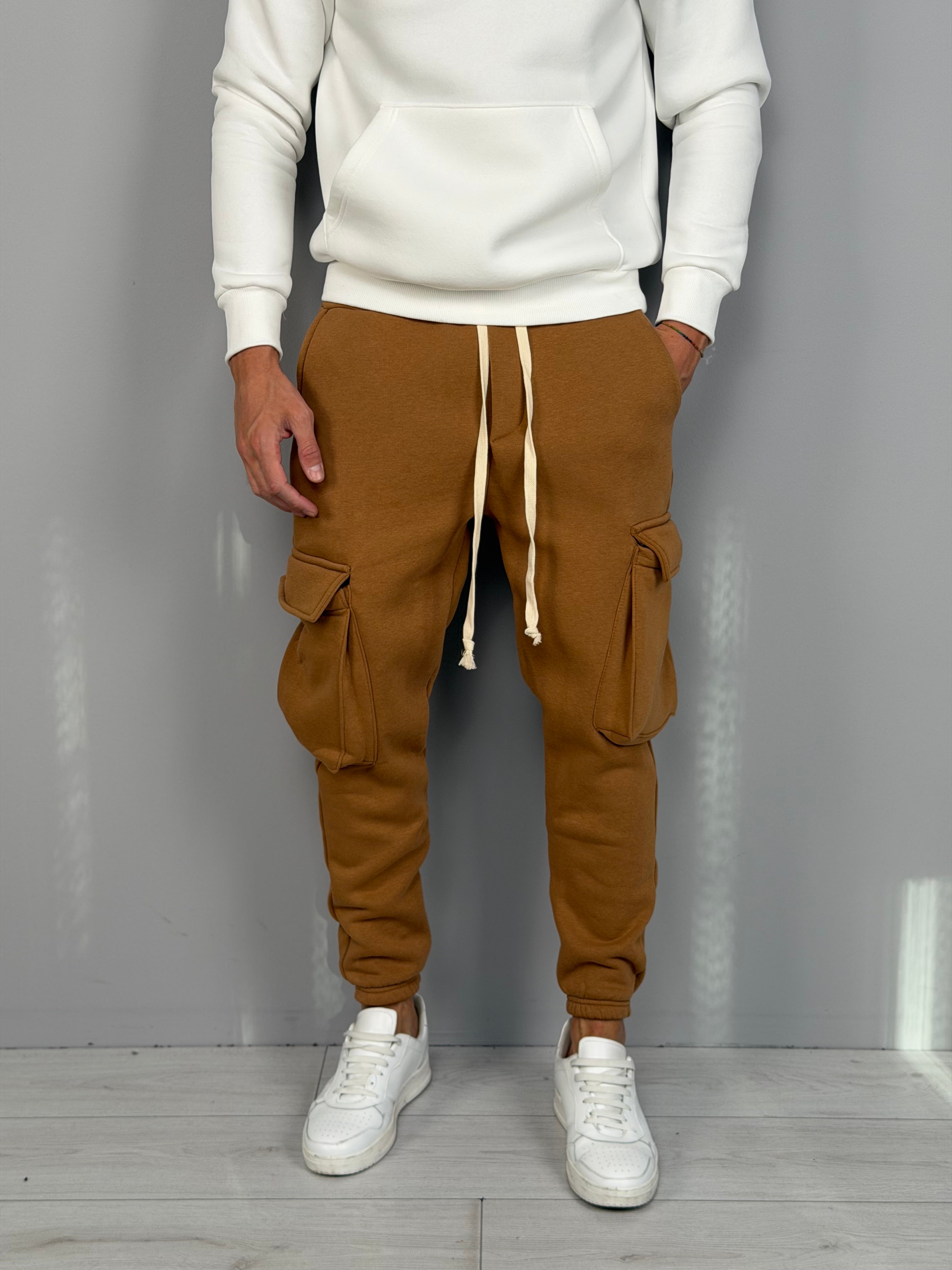 PANTALÓN DE CHÁNDAL CON BOLSILLO GRANDE