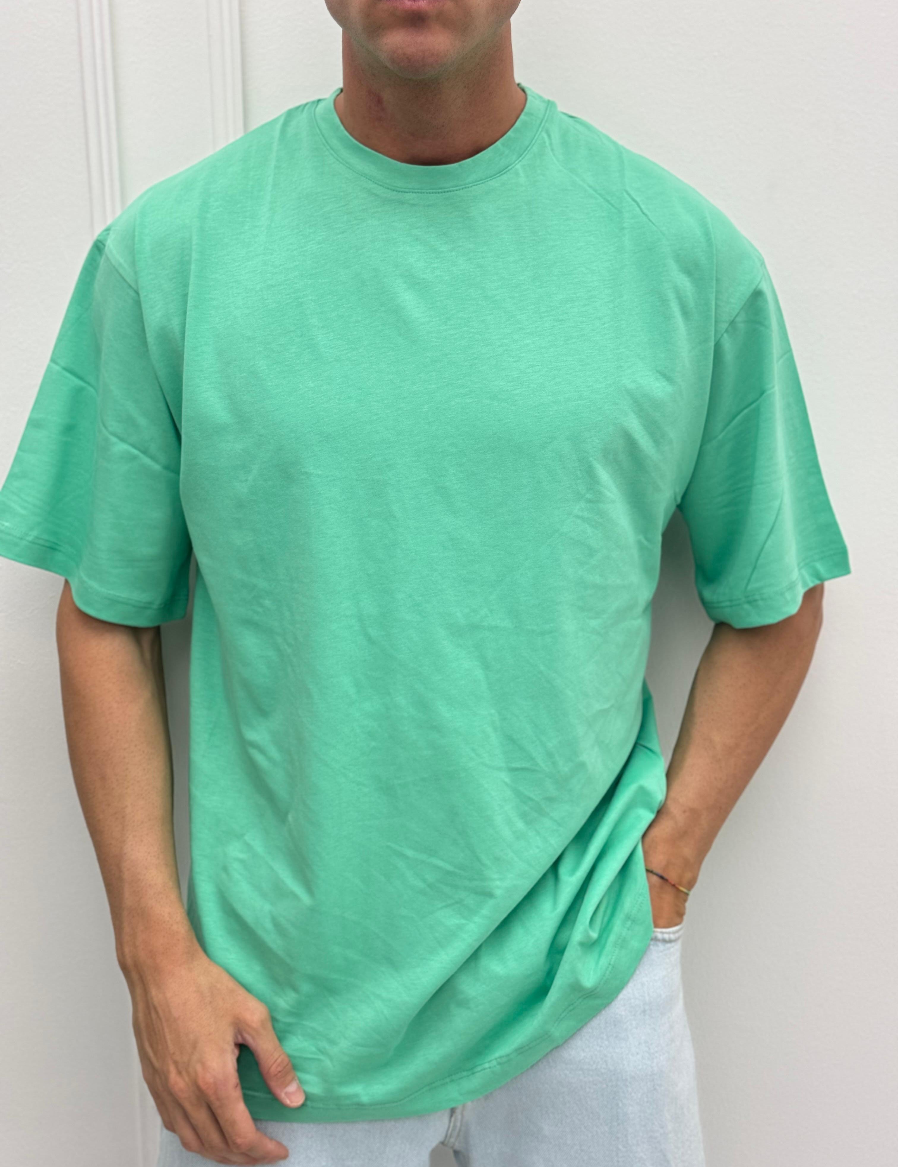 T-SHIRT OVER MADISON