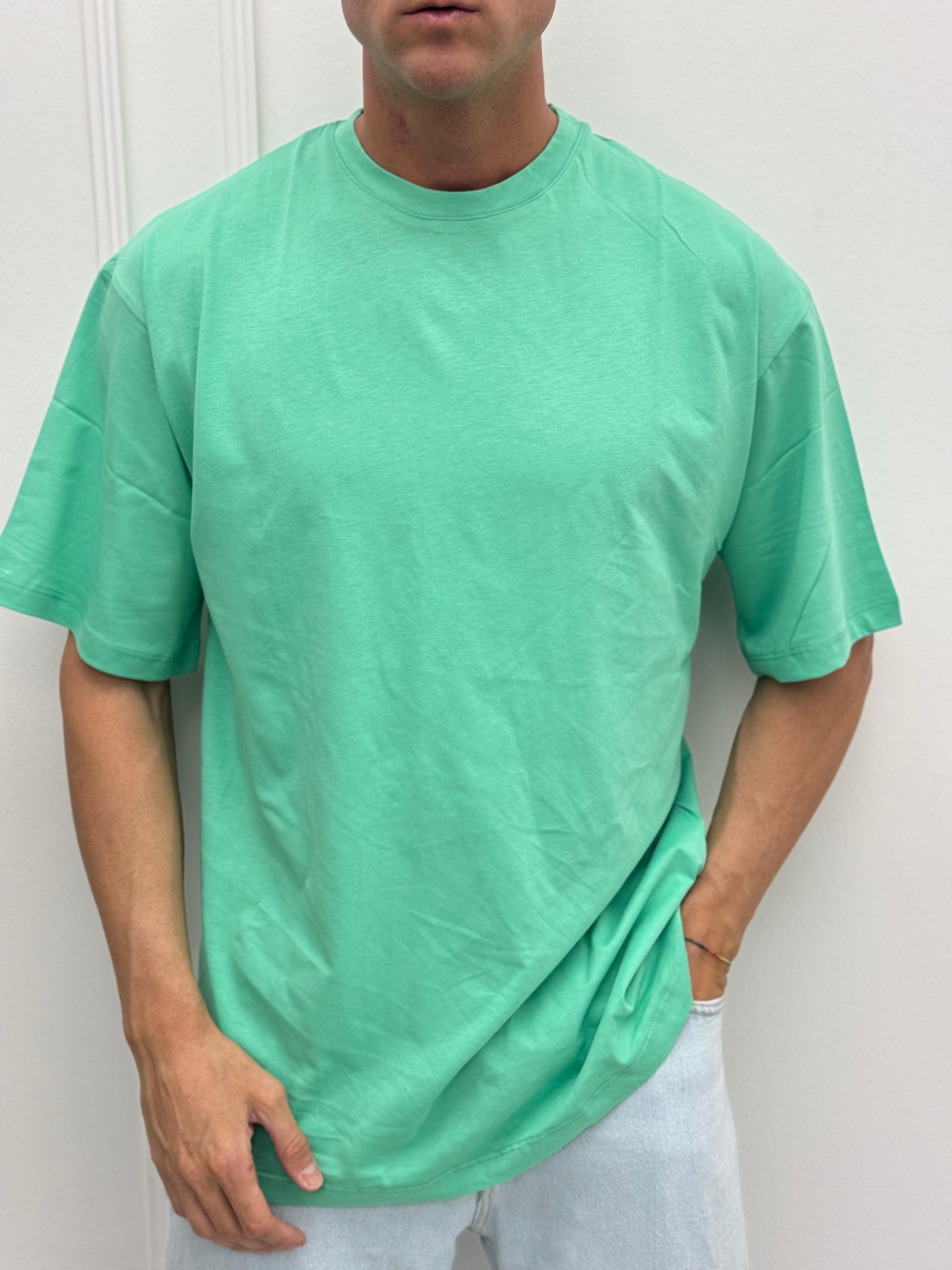 T-SHIRT OVER MADISON